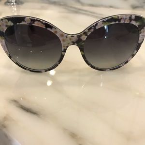 😎😎😎Dolce & Gabanna Sunglasses